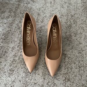Calvin Klein Women's Tan Pumps herl height: 3.27in
